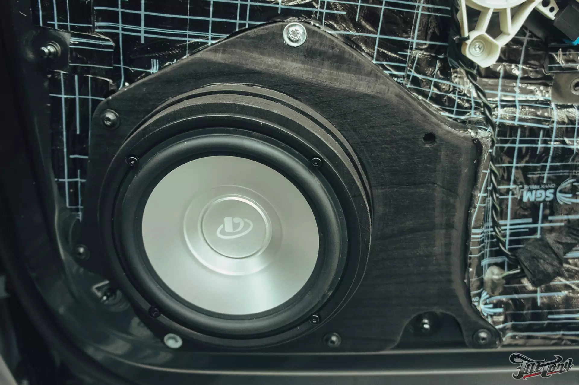 Audi A6. Комплексная шумоизоляция. Установка музыкальной системы. Кованые диски
